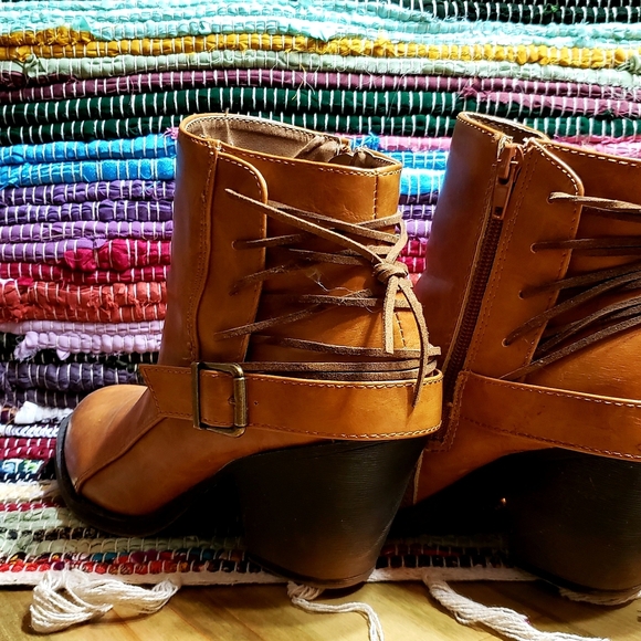 SALE 🔥⏰☠ Milano Tan Ankle Booties with Lace Detail - Picture 5 of 10